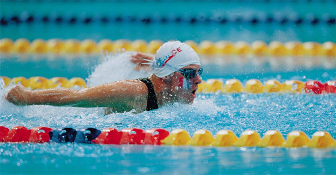 Béatrice Hess swimming at the Sydney 2000 Paralympic Games